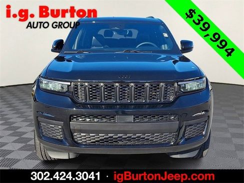 Used 2025 Jeep Grand Cherokee L Altitude image 2
