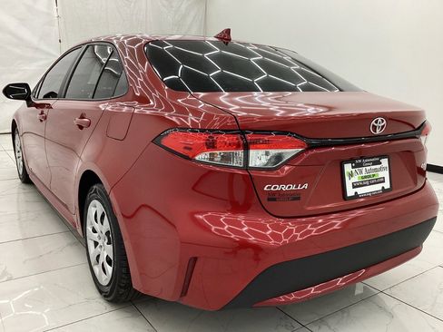 Used 2021 Toyota Corolla LE FWD image 9