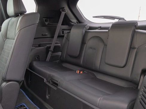 Used 2023 Mitsubishi Outlander SE image 9