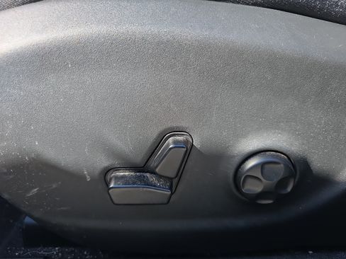 Used 2019 Jeep Cherokee Limited AWD/4WD image 15