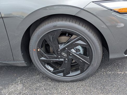 New 2026 Hyundai Elantra SEL Sport Premium FWD image 11