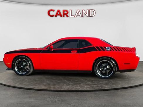Used 2009 Dodge Challenger R/T RWD image 3