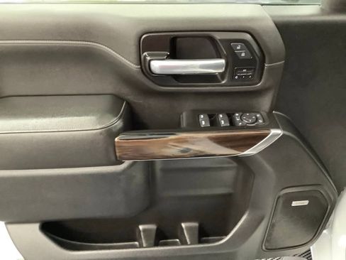 Used 2021 GMC Sierra 2500 SLT w/ SLT Preferred Package AWD/4WD image 9