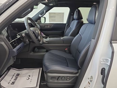 New 2026 INFINITI QX80 4WD w/ Sport Exterior Package image 34