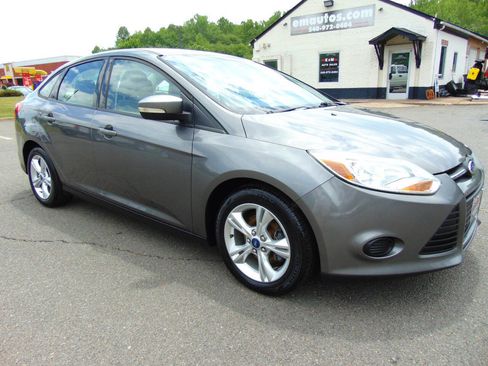Used 2013 Ford Focus SE FWD image 39