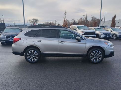 Used 2017 Subaru Outback 2.5i Limited image 9