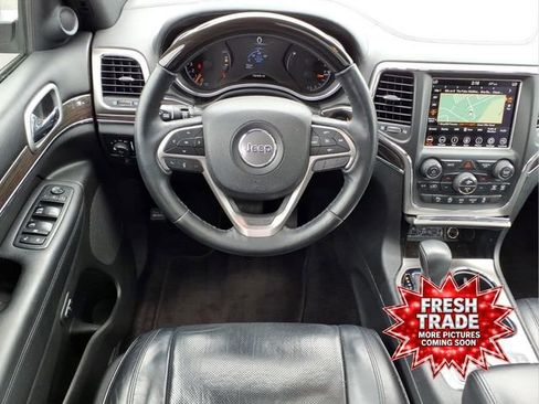 Used 2018 Jeep Grand Cherokee Overland AWD/4WD image 5