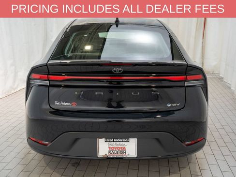 Used 2026 Toyota Prius LE FWD image 4