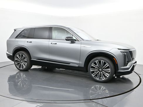 New 2026 Cadillac Vistiq Premium Luxury w/ LPO, Floor Liner Package image 7