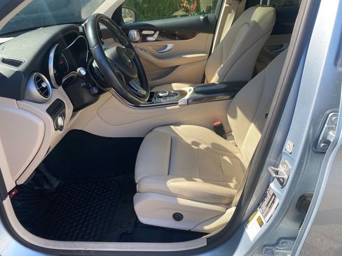 Used 2017 Mercedes-Benz GLC 300 4MATIC image 10