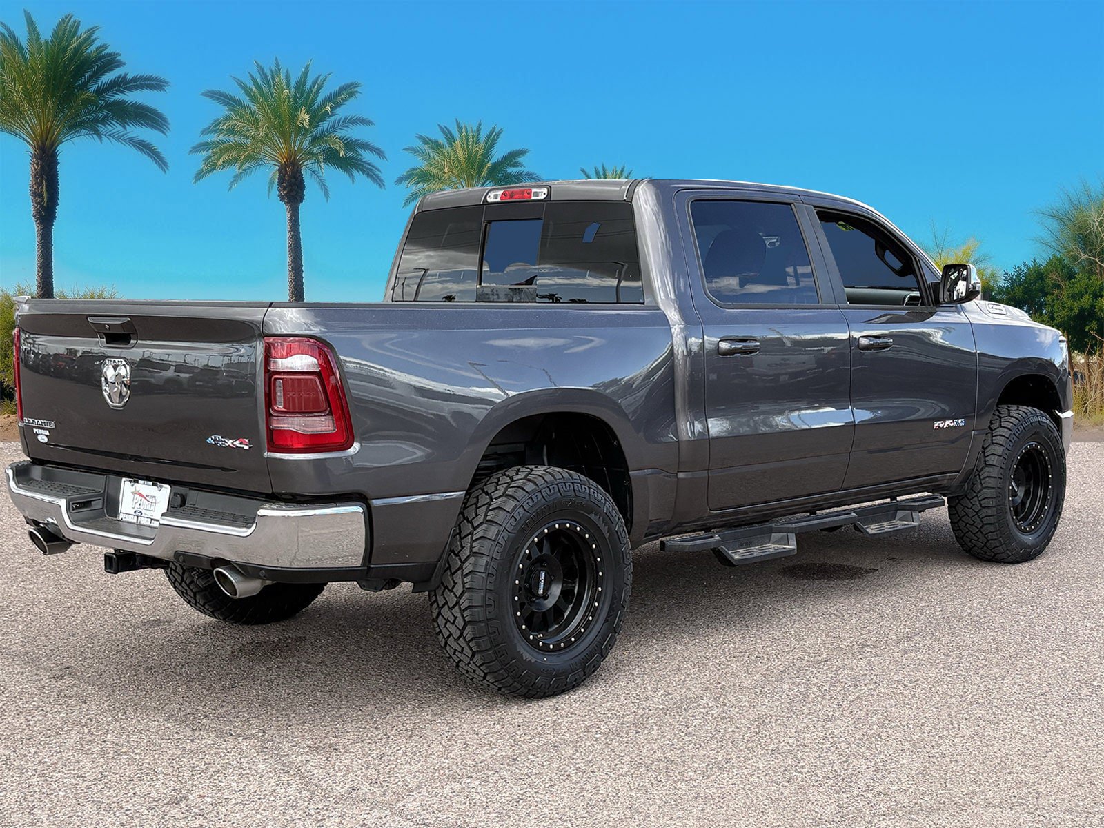 Used 2023 RAM 1500 Laramie AWD/4WD image 6