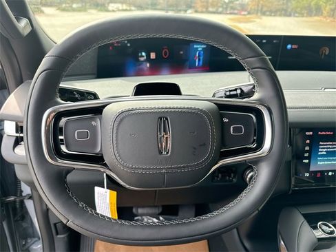 New 2025 Lincoln Navigator Reserve w/ Jet Appearance Package image 14