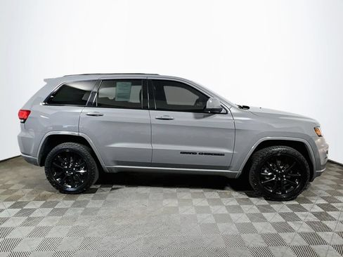 Used 2021 Jeep Grand Cherokee Laredo X AWD/4WD image 8