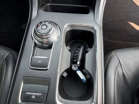 Used 2020 Ford Fusion Titanium FWD image 9