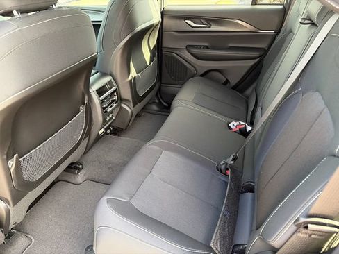 New 2026 Jeep Grand Cherokee Laredo X RWD image 13