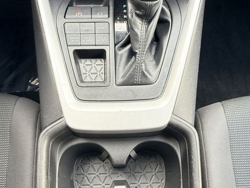 Used 2019 Toyota RAV4 LE w/ All Weather Liner Package AWD/4WD image 15
