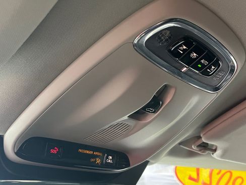 Used 2022 Volvo XC90 T6 Momentum w/ Climate Package image 16