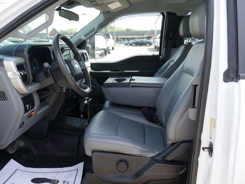 Used 2023 Ford F250 XL w/ F-250 >10K GVWR Package AWD/4WD image 2