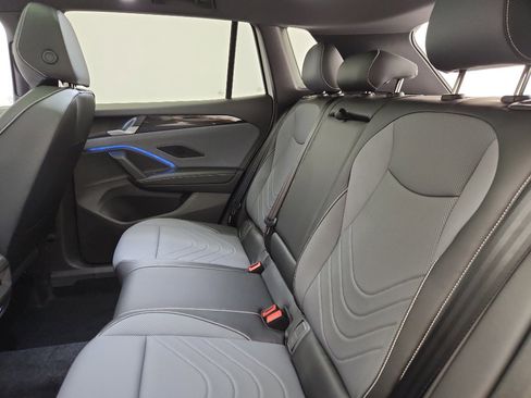 New 2026 Volkswagen Tiguan SE R-Line image 32