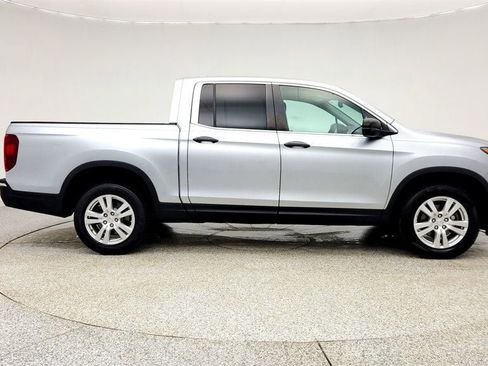 Used 2017 Honda Ridgeline RT image 4