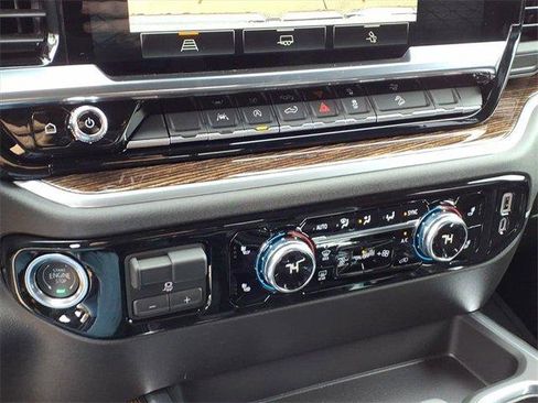 New 2026 GMC Sierra 1500 Elevation image 10