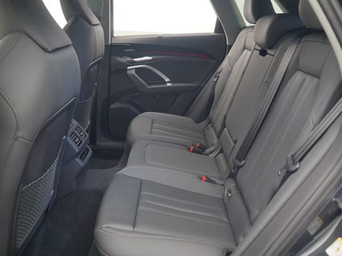Used 2025 Audi Q5 Premium Plus w/ Premium Plus AWD/4WD image 8