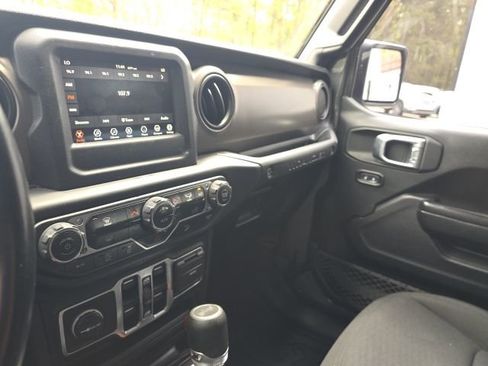 Used 2020 Jeep Wrangler Unlimited Sport S AWD/4WD image 25