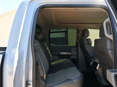 Used 2025 Ford F450 Platinum w/ Platinum Plus Package AWD/4WD image 17