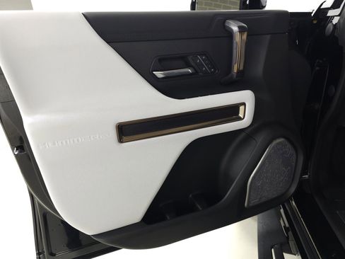 Used 2024 GMC Hummer EV 3X image 13