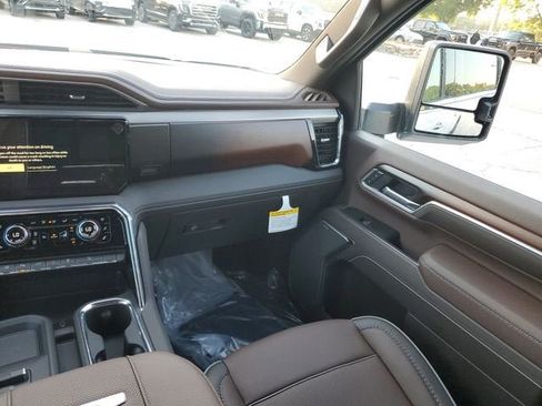 New 2026 GMC Sierra 2500 Denali w/ Denali Reserve Package AWD/4WD image 16