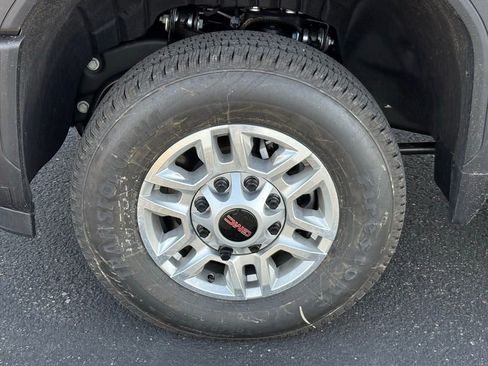 New 2026 GMC Sierra 2500 SLE w/ Preferred Package image 9