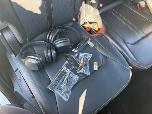 Used 2023 Ford Expedition Platinum image 38