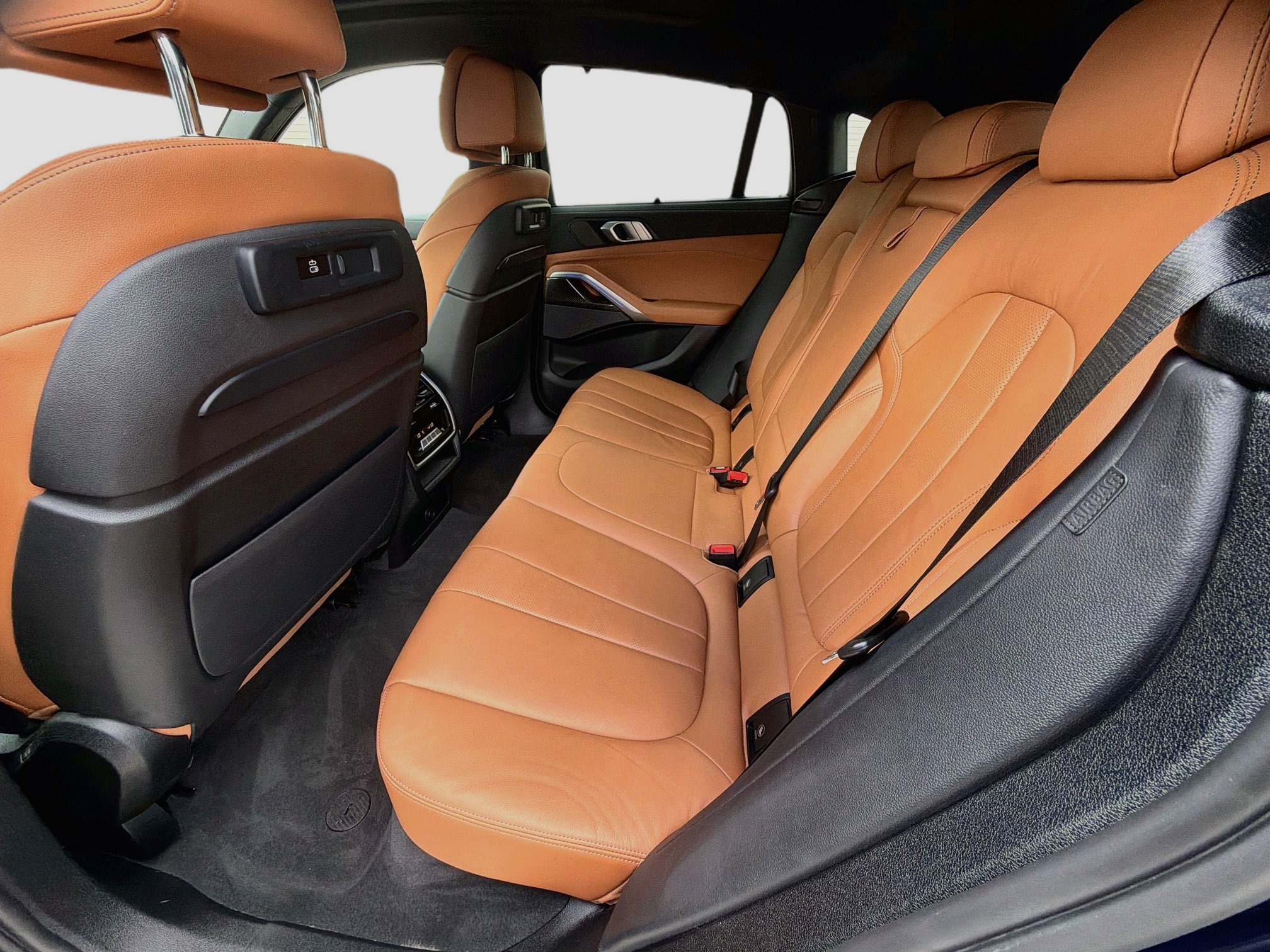 Used 2022 BMW X6 M50i w/ Executive Package AWD/4WD image 24
