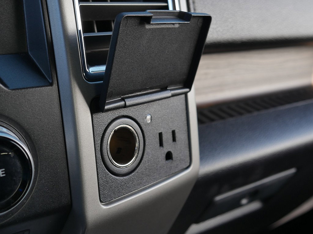 Used 2016 Ford F150 Lariat w/ Equipment Group 502A Luxury AWD/4WD image 50