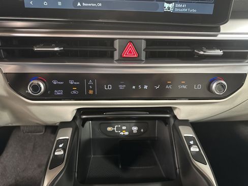 New 2025 Kia Sorento EX image 24