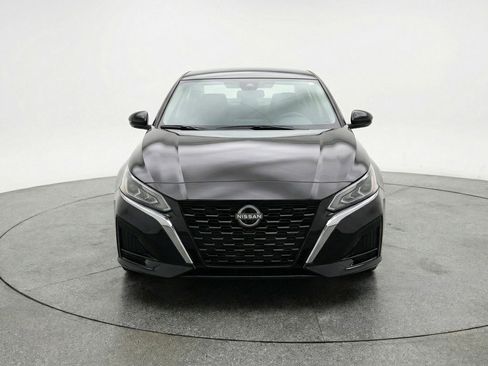 Used 2025 Nissan Altima 2.5 SV image 2