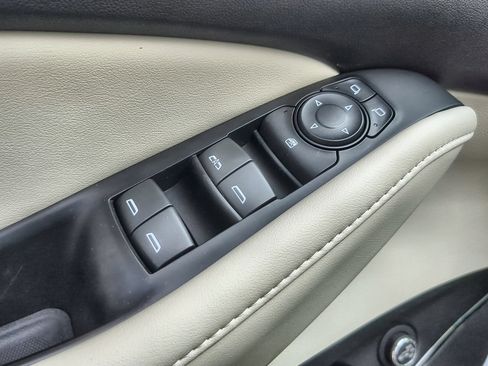 Used 2024 Buick Enclave Essence w/ Experience Buick Package FWD image 24