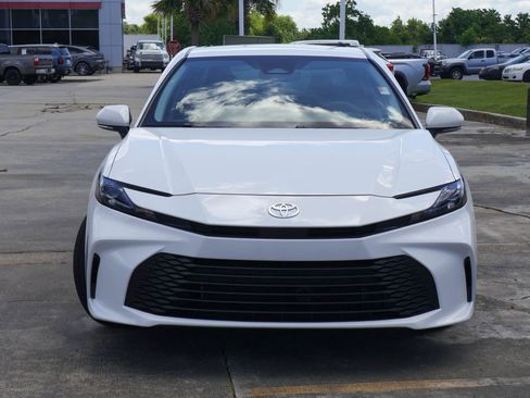 Used 2025 Toyota Camry LE w/ Convenience Package FWD image 23
