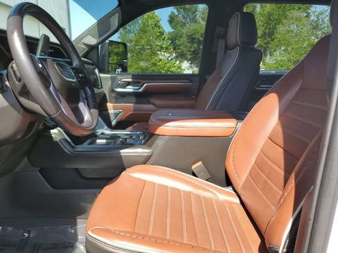 Used 2024 GMC Sierra 2500 Denali Ultimate AWD/4WD image 17