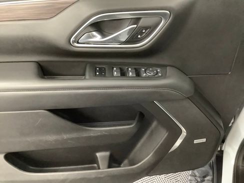 Used 2021 Chevrolet Tahoe Z71 w/ Luxury Package AWD/4WD image 10