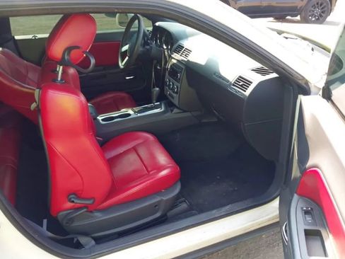 Used 2009 Dodge Challenger SE RWD image 4