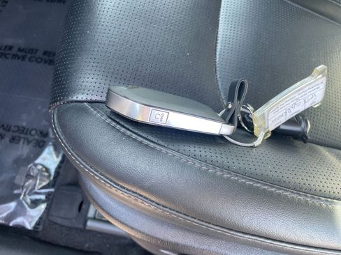 Used 2024 Kia Sorento S image 27