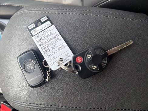Used 2016 Ford Escape SE AWD/4WD image 28