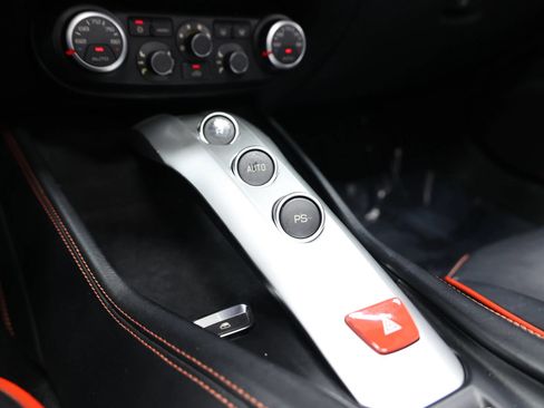 Used 2017 Ferrari California T RWD image 43