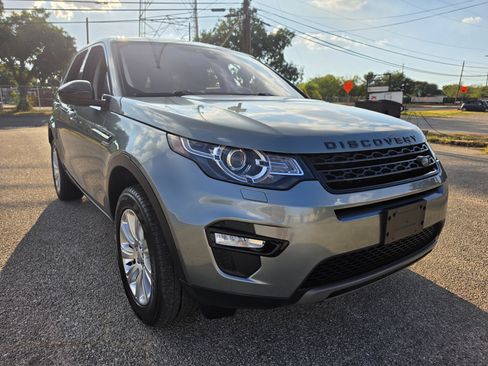 Used 2018 Land Rover Discovery Sport SE AWD/4WD image 1