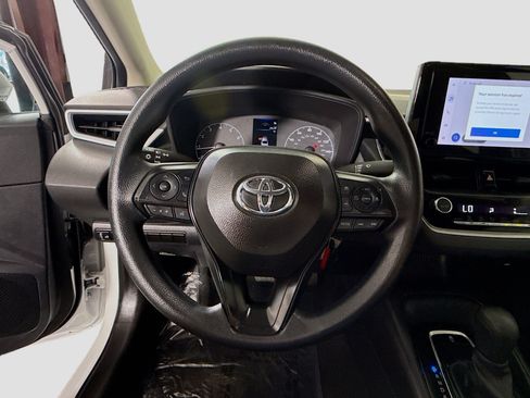 Used 2025 Toyota Corolla LE FWD image 13