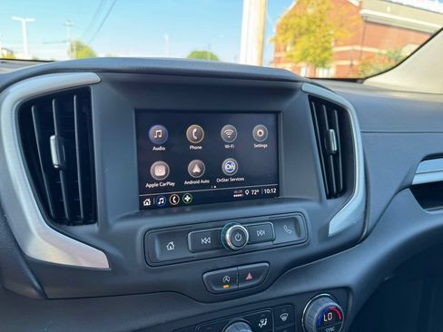 Used 2024 GMC Terrain SLE w/ Driver Convenience Package FWD image 17