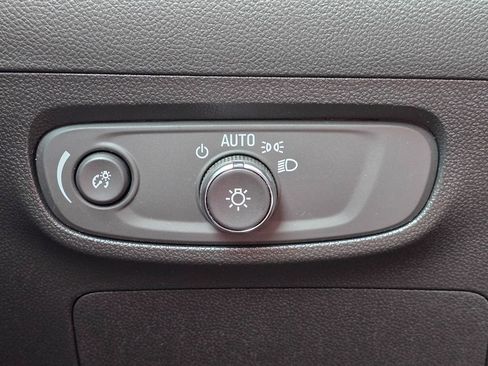Used 2025 Buick Encore GX Preferred AWD/4WD image 24