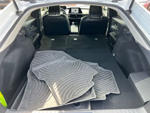 Used 2023 Toyota Prius XLE FWD image 38