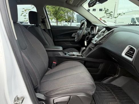 Used 2017 Chevrolet Equinox LS FWD image 14